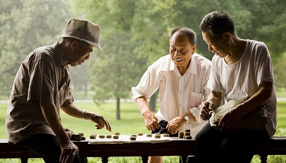 中老(lǎo)年(nián)互聯網之困:大(dà)爺大(dà)媽(mā)的(de)錢(qián)為(wèi)什(shén)麽不(bù)好(hǎo)掙了(le)?